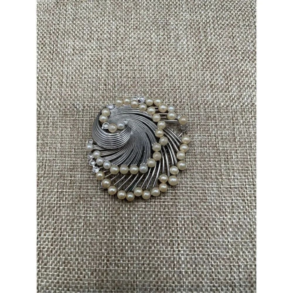 VTG Crown TRIFARI Brooch Silver Tone Pearl Big Swirl Brooch Some Pearls Missing